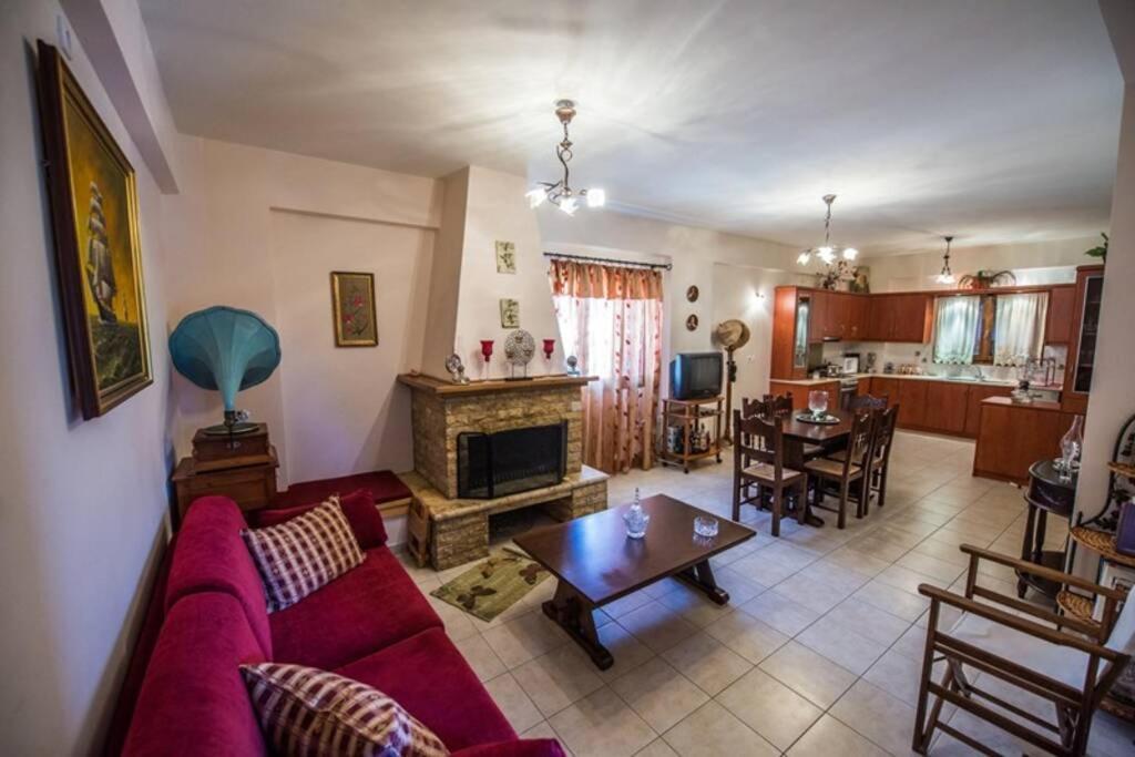Kelly'S Villa In Stoupa Neokhorion  Esterno foto