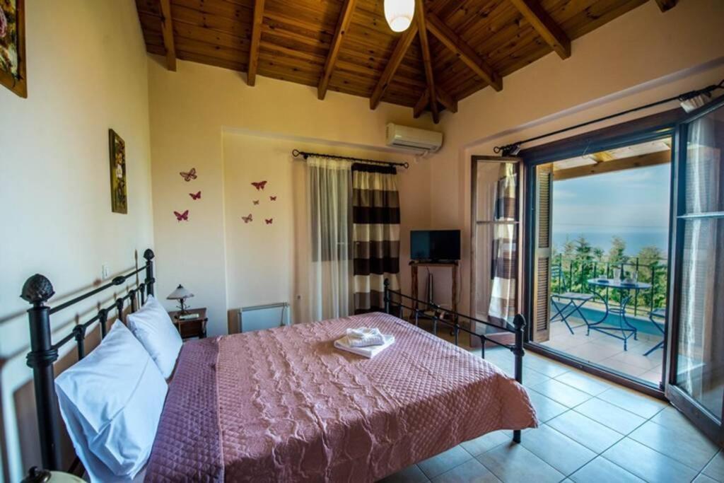 Kelly'S Villa In Stoupa Neokhorion  Esterno foto